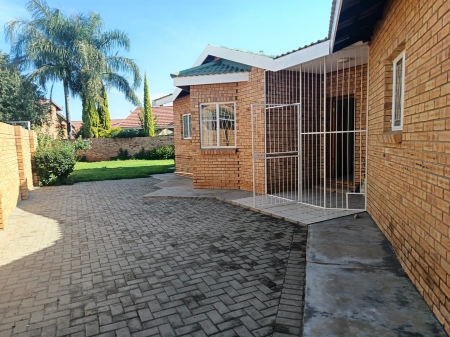 3 Bedroom Property for Sale in Hillcrest Northern Cape